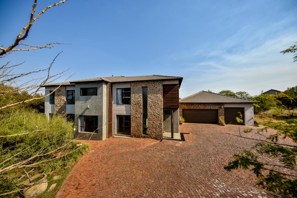 Photo of 4 Bedroom House in Leeuwfontein Estate