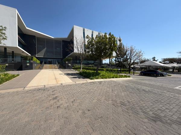 924 m² Commercial space