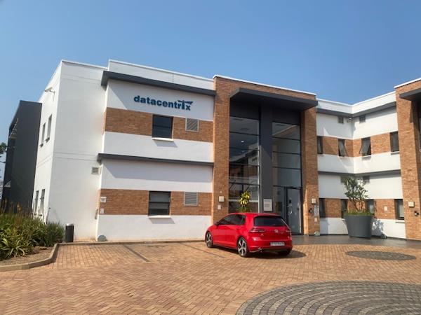 393 m² Commercial space