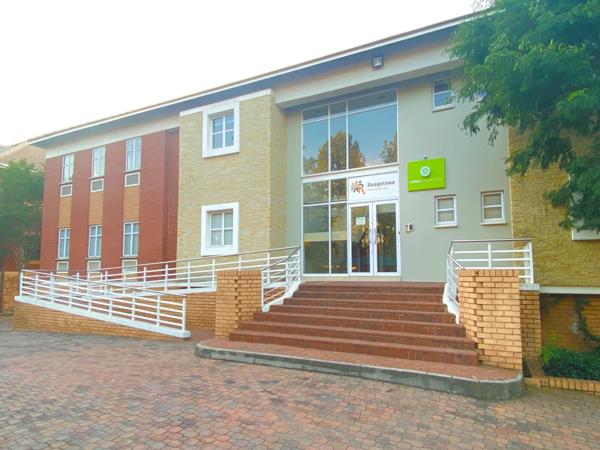 112 m² Commercial space