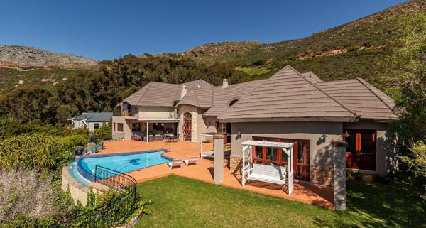 6 Bedroom House