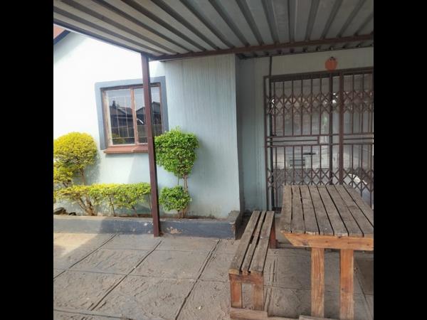 2 Bedroom House