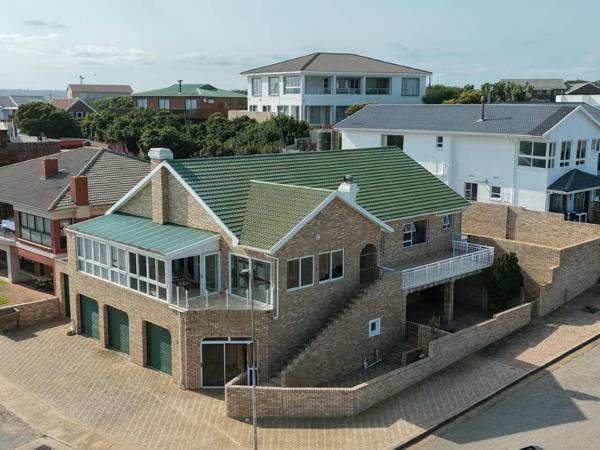 6 Bedroom House