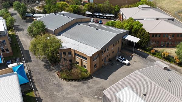 615 m² Industrial space