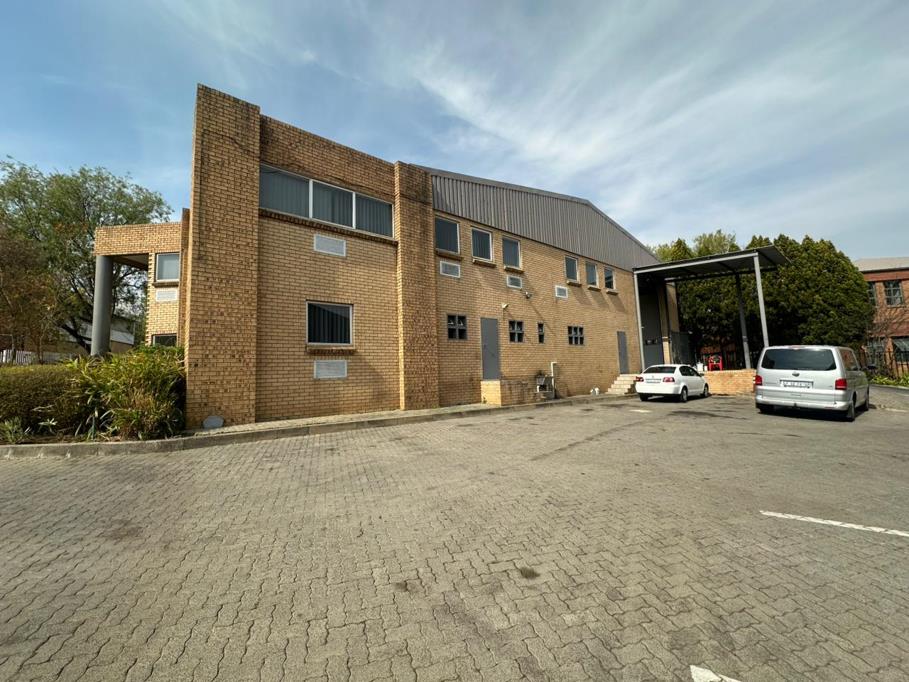 615 m² Industrial space