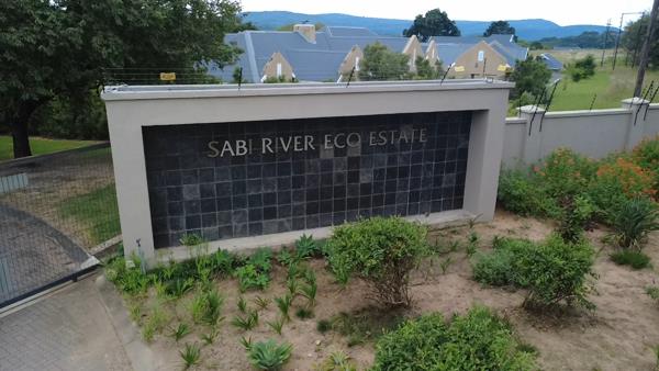 1 152 m² Land