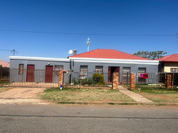 10 Bedroom House