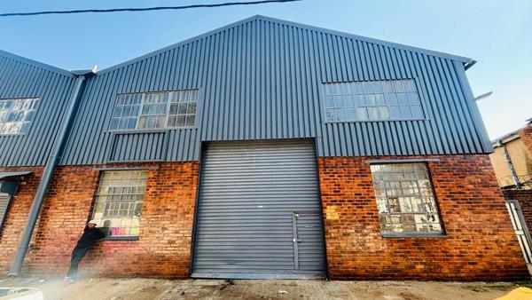350 m² Industrial space