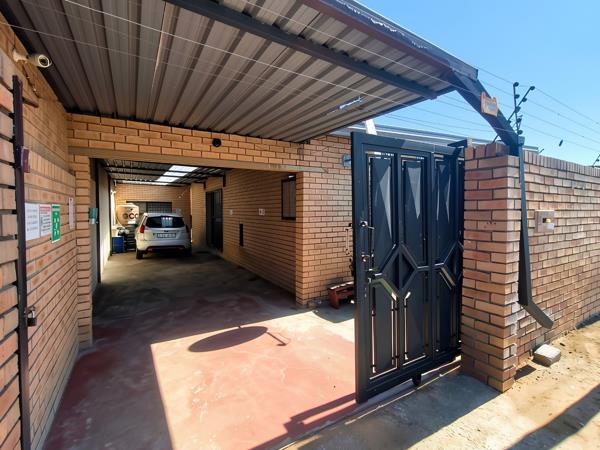 6 Bedroom House