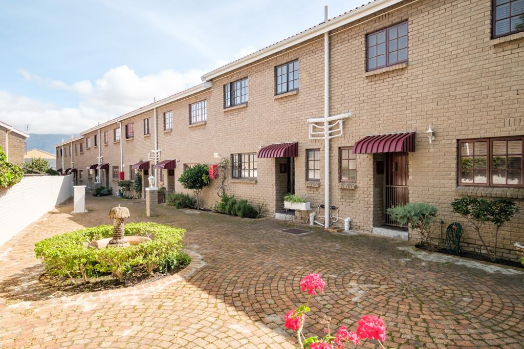 3 Bedroom Townhouse