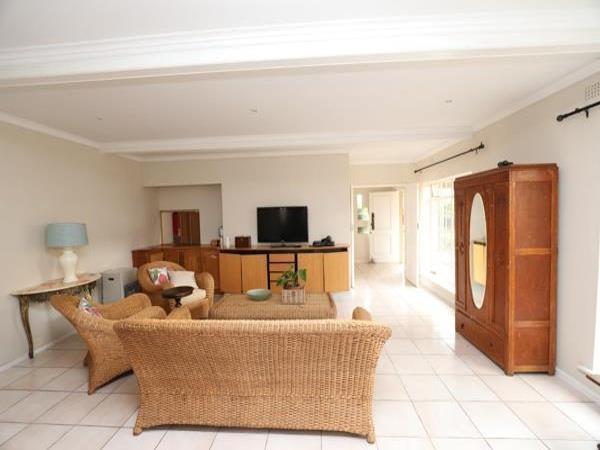 10 Bedroom House