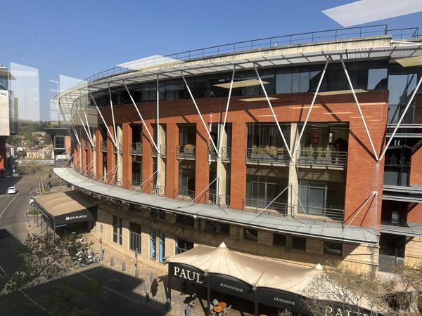 672 m² Commercial space