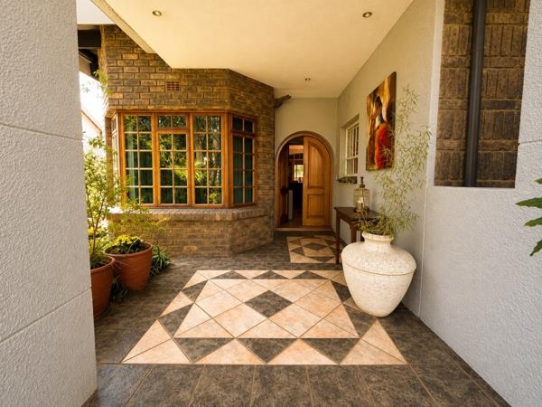 5 Bedroom House