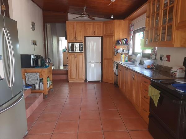11.3 ha Smallholding