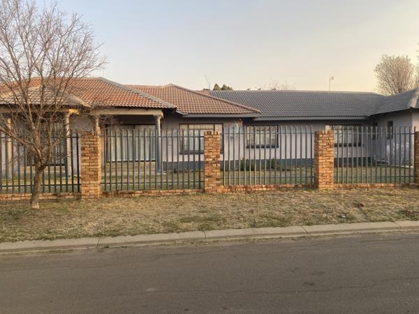 5 Bedroom House