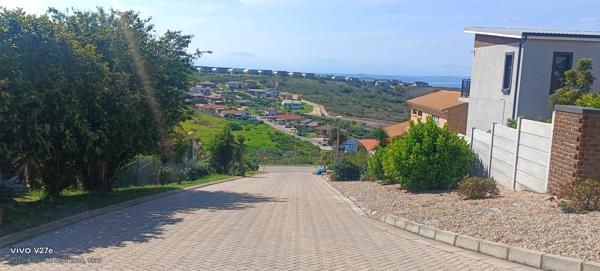 692 m² Land