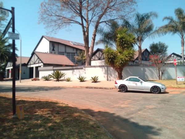 6 Bedroom House