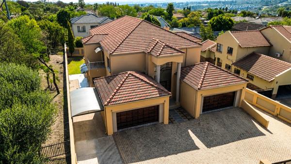 5 Bedroom House