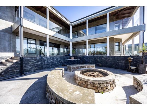 6 Bedroom House