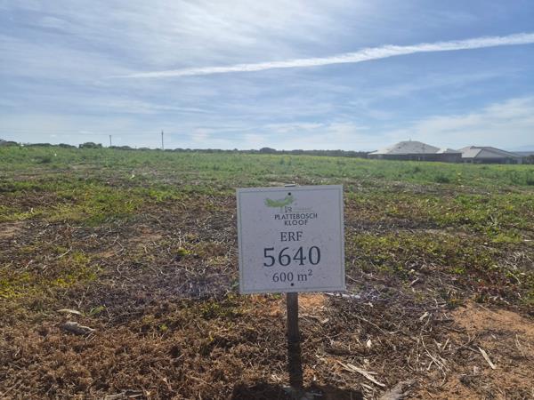 600 m² Land