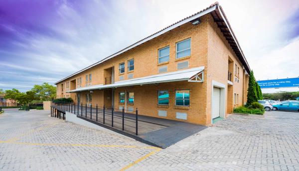 2 300 m² Commercial space
