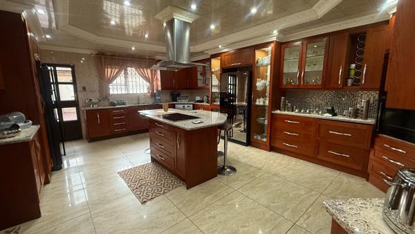 8 Bedroom House