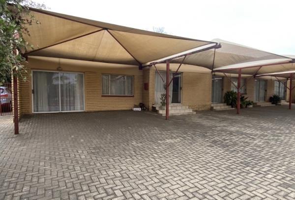 9 Bedroom House