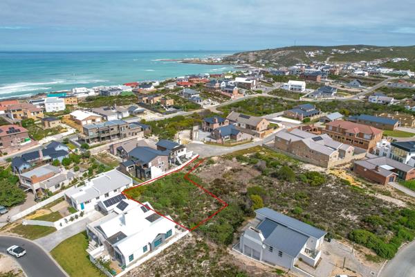 851 m² Land