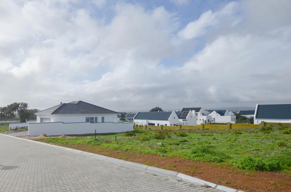 350 m² Land