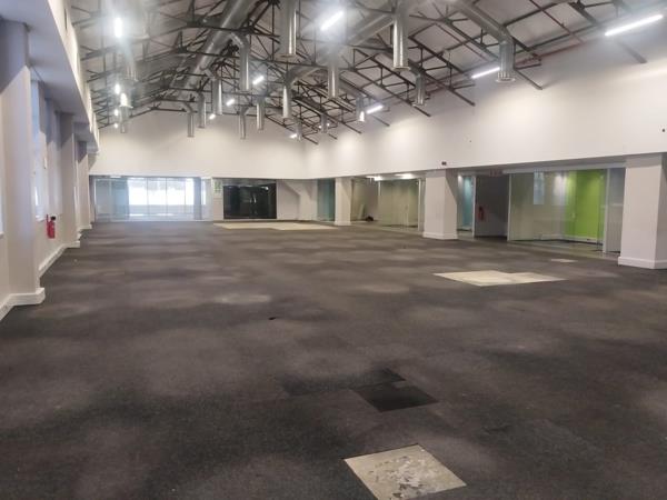 1 896 m² Office Space