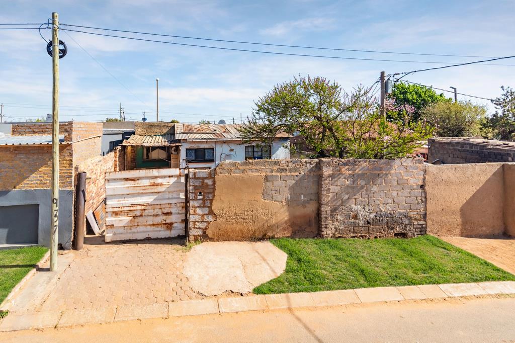 2 Bedroom House