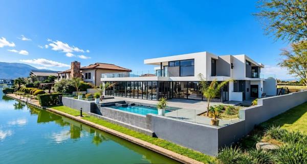 6 Bedroom House