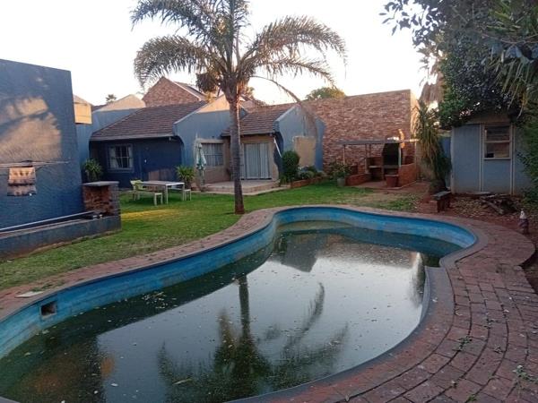 5 Bedroom House