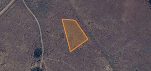 1 992 m² Land