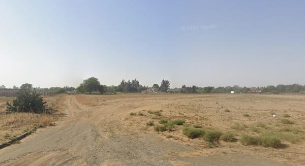 2 074 m² Land