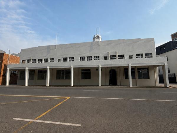 1 700 m² Commercial space