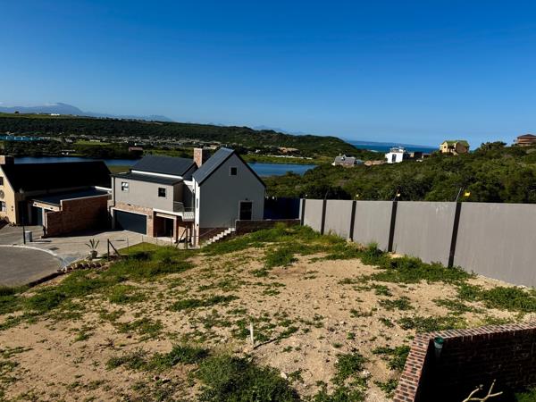 371 m² Land