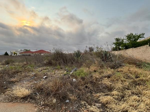 1 000 m² Land