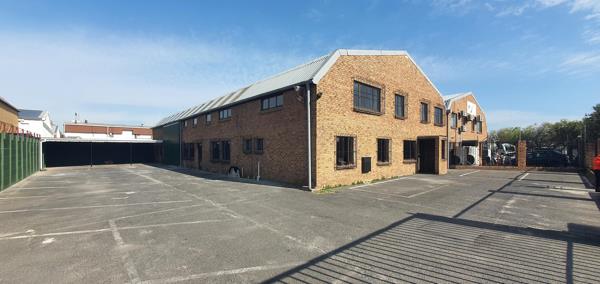 629 m² Industrial space