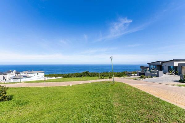 687 m² Land