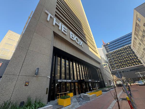 681 m² Commercial space