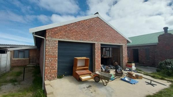 6 Bedroom House