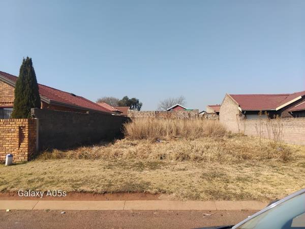 340 m² Land