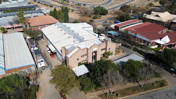 1 760 m² Industrial space