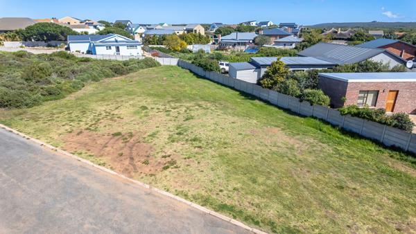 679 m² Land