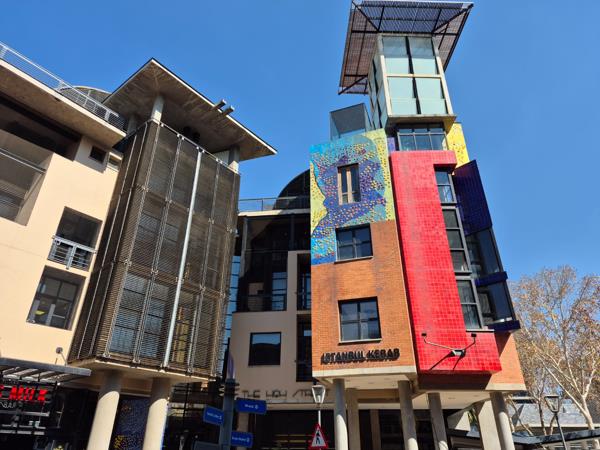 365 m² Commercial space