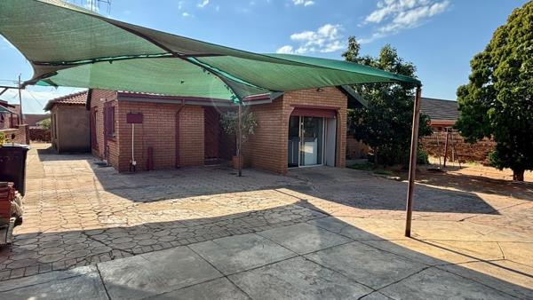 10 Bedroom House