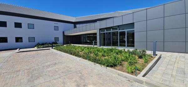 332 m² Commercial space