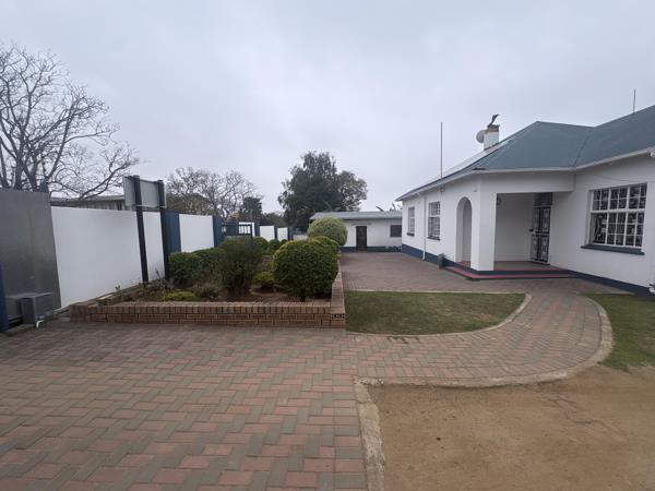 10 Bedroom House