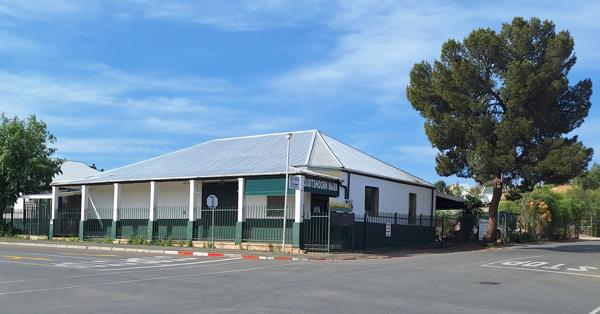 943 m² Industrial space